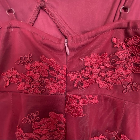 FASHIONNOVA Mint condition (worn only once) Lace trim Glitter. size L - Picture 6 of 8